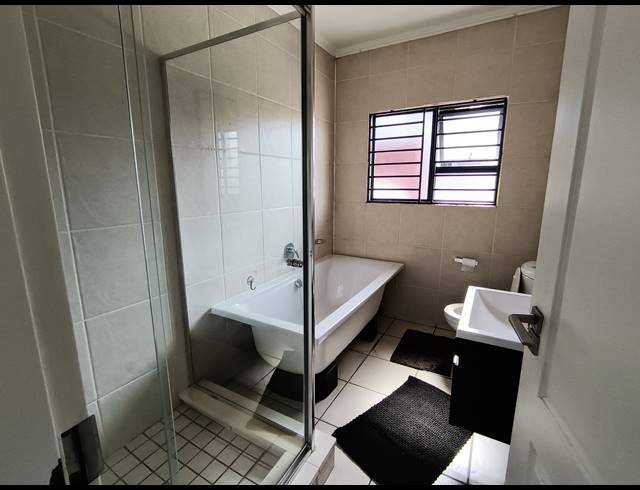 2 BEDROOM APARTMENT FOR SALE IN GLENEAGLES